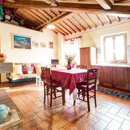 With 5 Bedrooms In Farneta, With Private Pool, Terrace And Wifi 빌라 *