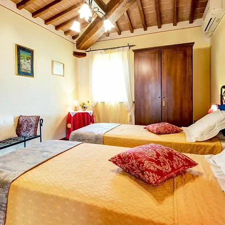 With 5 Bedrooms In Farneta, With Private Pool, Terrace And Wifi 빌라