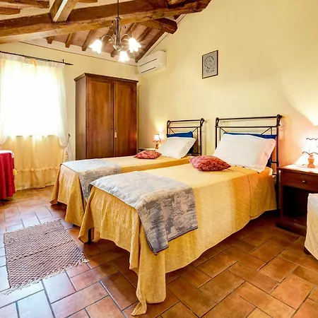With 5 Bedrooms In Farneta, With Private Pool, Terrace And Wifi 빌라 *
