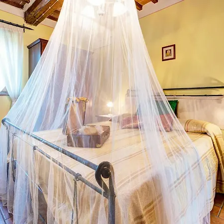 빌라 With 5 Bedrooms In Farneta, With Private Pool, Terrace And Wifi *